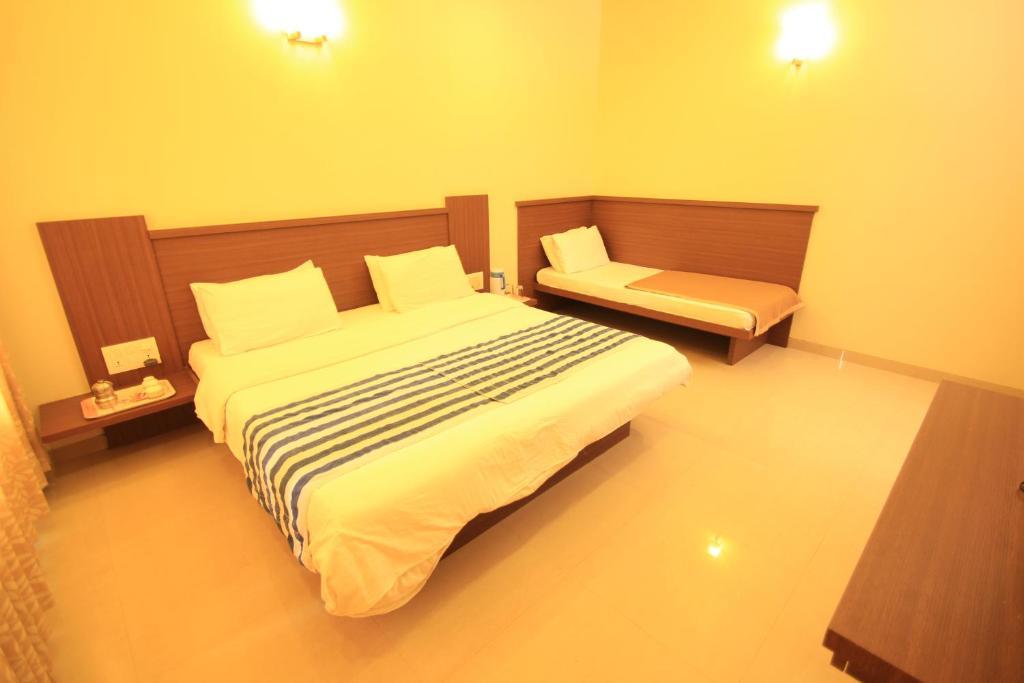 Hotel Sai Smaran Shirdi Room photo
